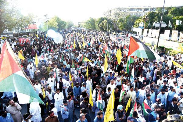 یوم القدس منایا گیا، مظاہرے، ریلیاں: مسجد اقصیٰ میں لاکھ سے زائد فلسطینیوں نے جمعہ پڑھا