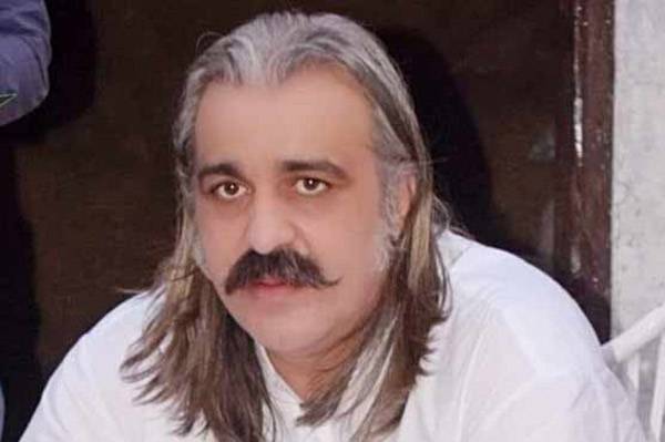 بڑے محکموں کو بہتر انداز میں چلانا ناممکن، اختیارات نچلی سطح پر منتقل کئے جائیں: علی امین گنڈاپور