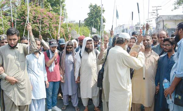 نابینا افراد کا مطالبات کے حق میں دوسرے روز بھی احتجاج اور دھرنا 